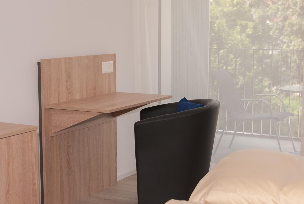 Hotel Traube Garni Kuttigen Ngoại thất bức ảnh