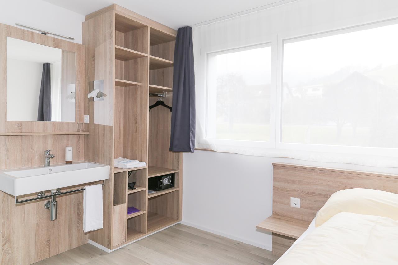 Hotel Traube Garni Kuttigen Ngoại thất bức ảnh