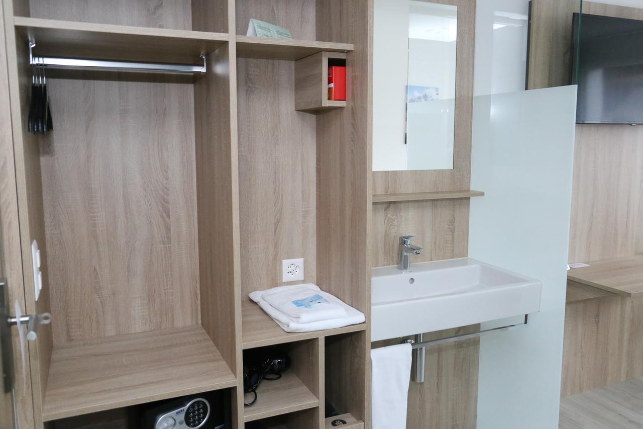 Hotel Traube Garni Kuttigen Ngoại thất bức ảnh