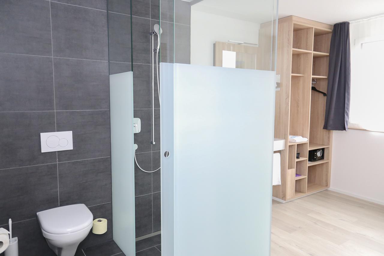 Hotel Traube Garni Kuttigen Ngoại thất bức ảnh