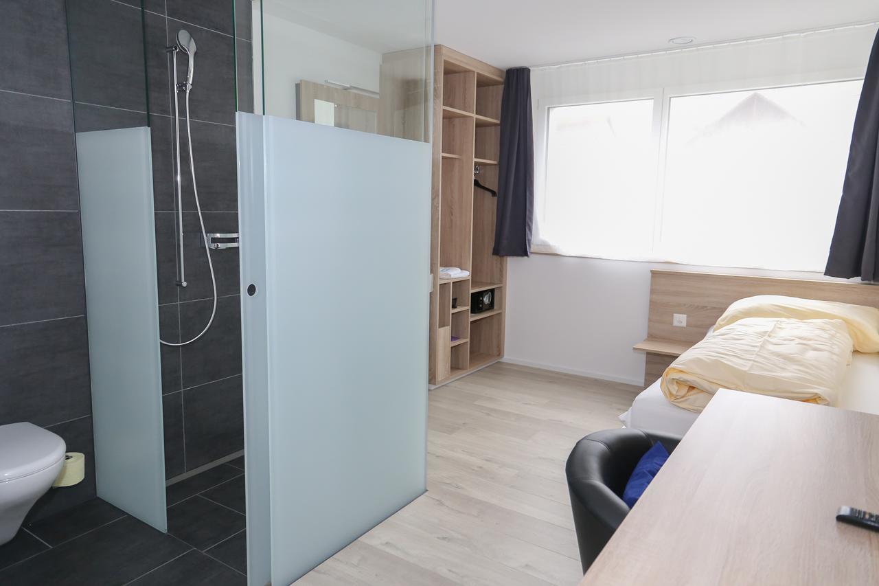 Hotel Traube Garni Kuttigen Ngoại thất bức ảnh