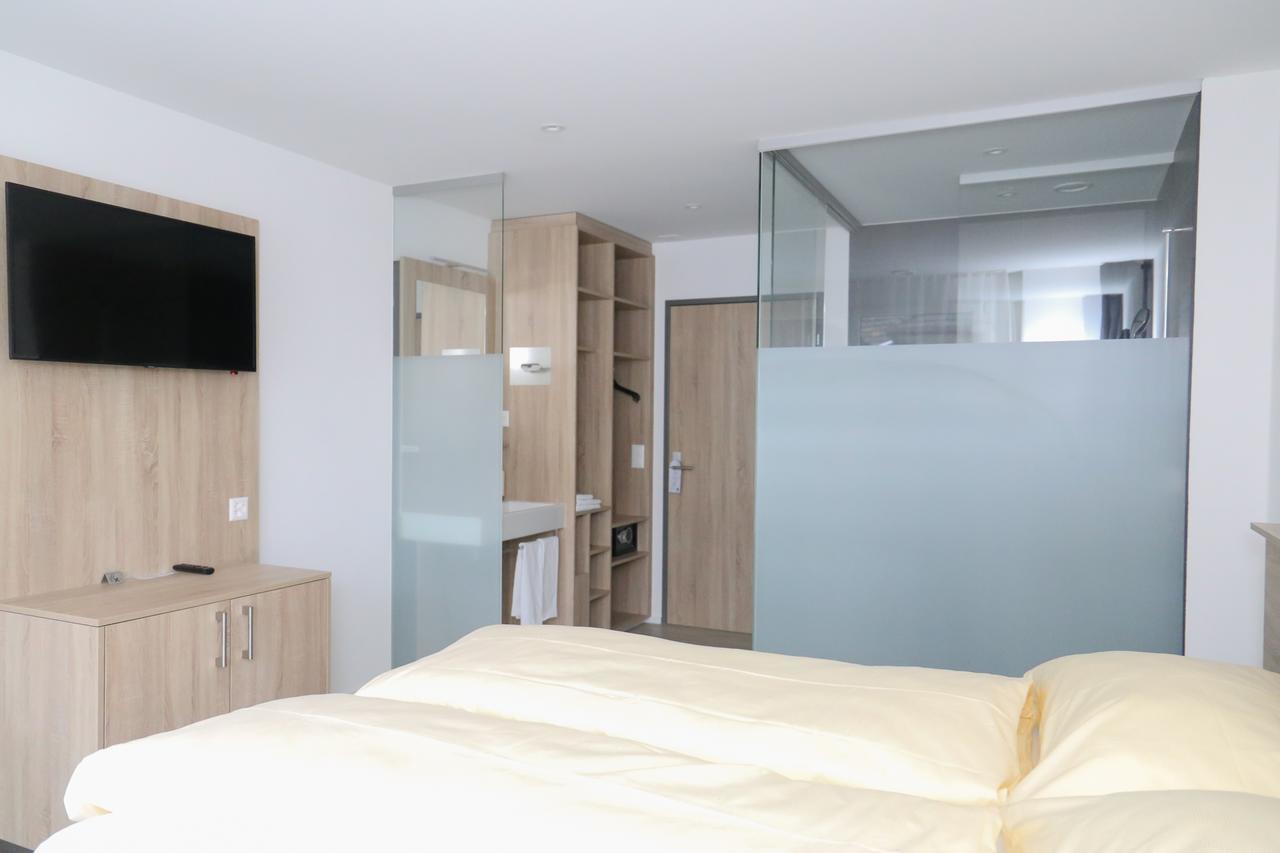 Hotel Traube Garni Kuttigen Ngoại thất bức ảnh