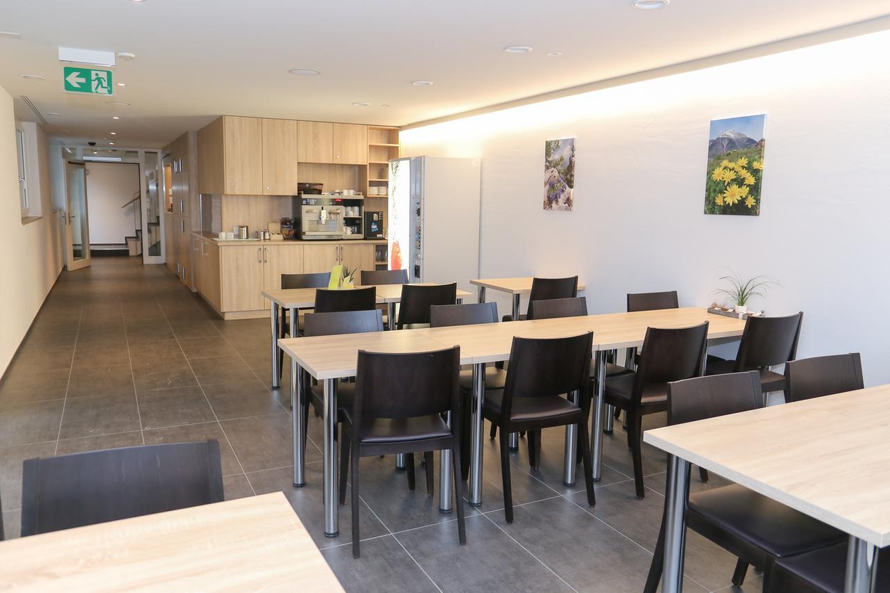 Hotel Traube Garni Kuttigen Ngoại thất bức ảnh