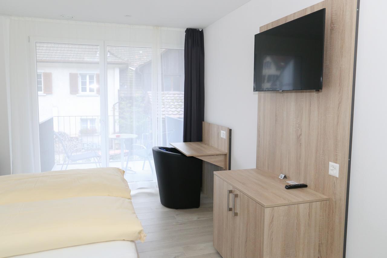 Hotel Traube Garni Kuttigen Ngoại thất bức ảnh